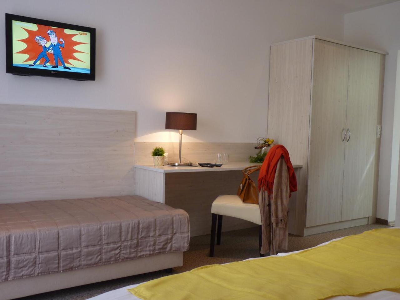Hotel Blie, Bed & Breakfast, Self Check-In Horn Exterior photo